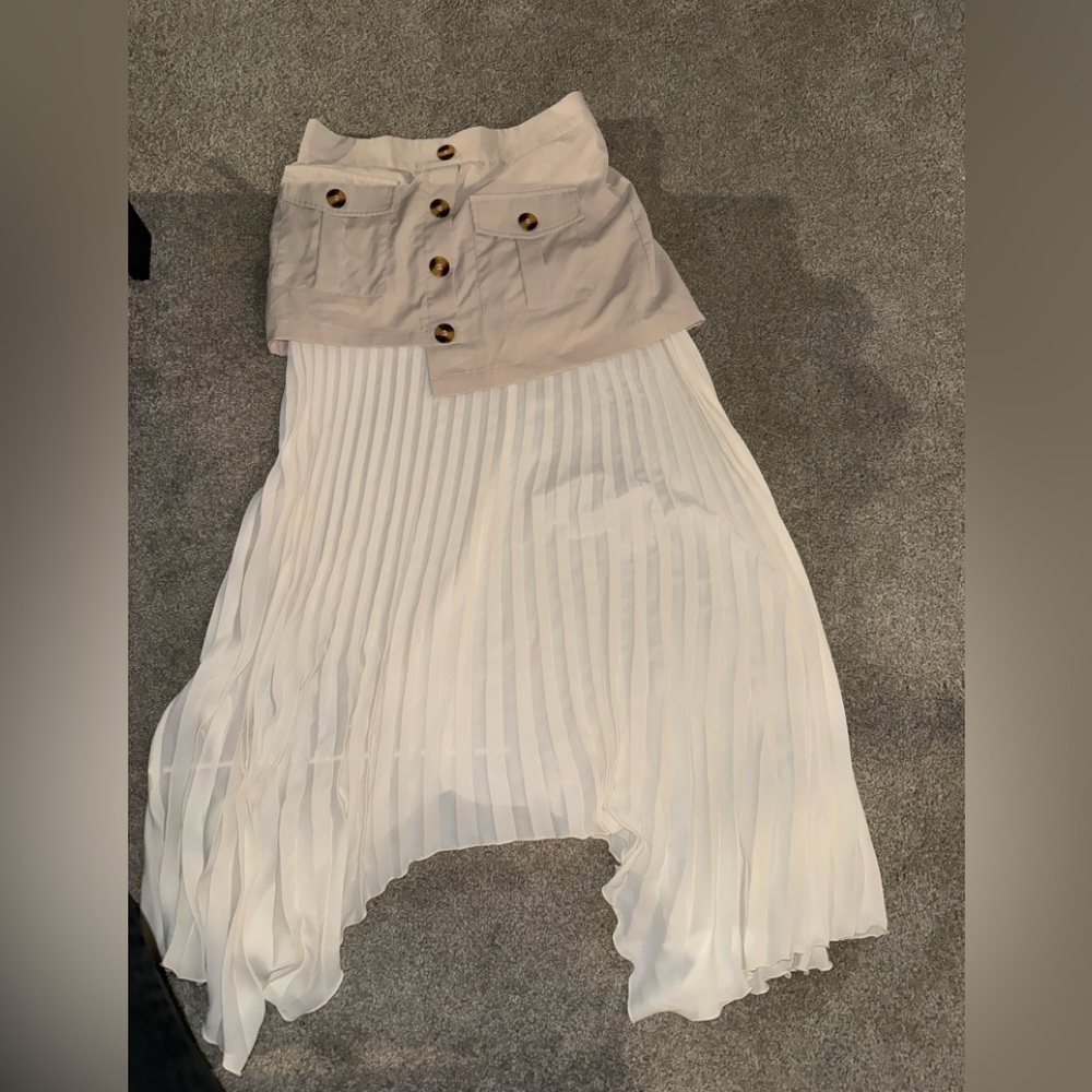 Commense Beige and White Buttoned Midi Skirt